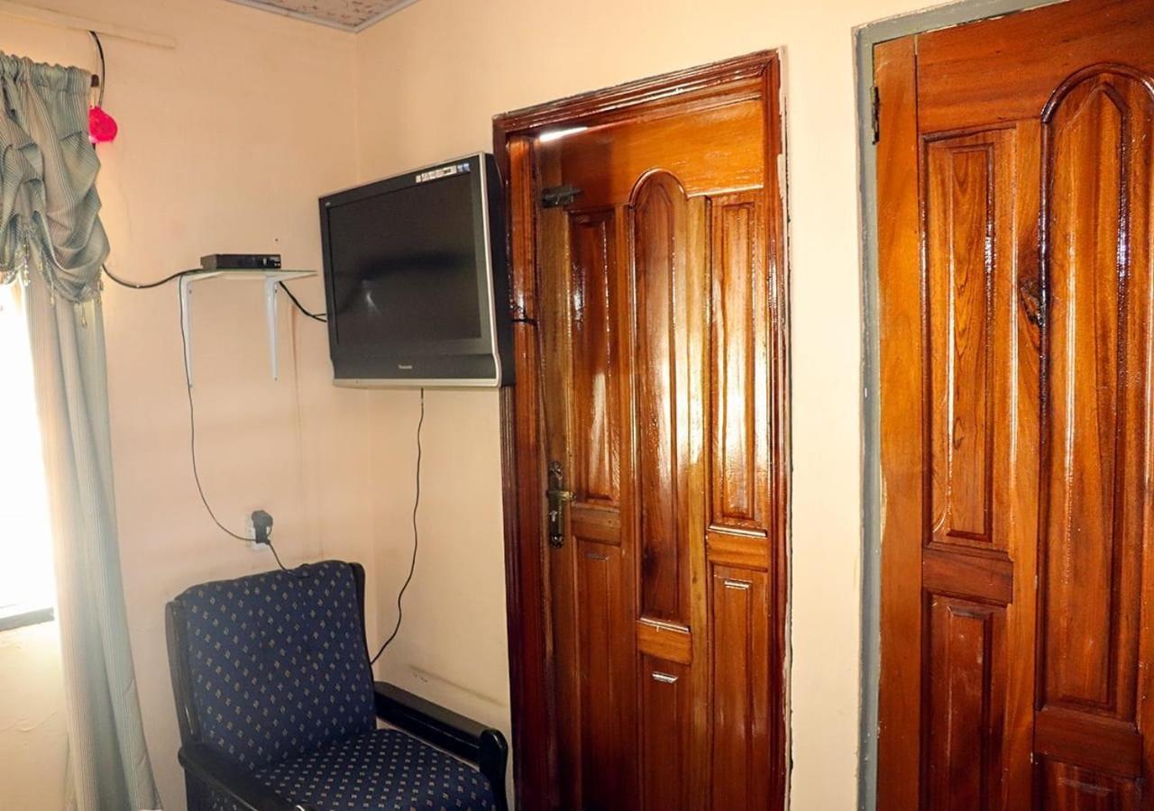 To Be Hotel Kumasi Bagian luar foto