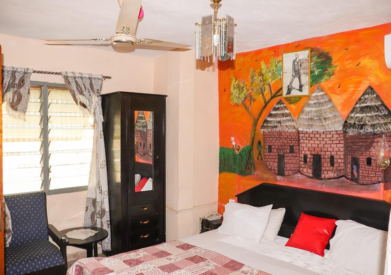 To Be Hotel Kumasi Bagian luar foto